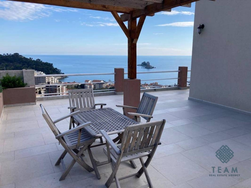 Petrovac, triplex trosoban stan 200m2 