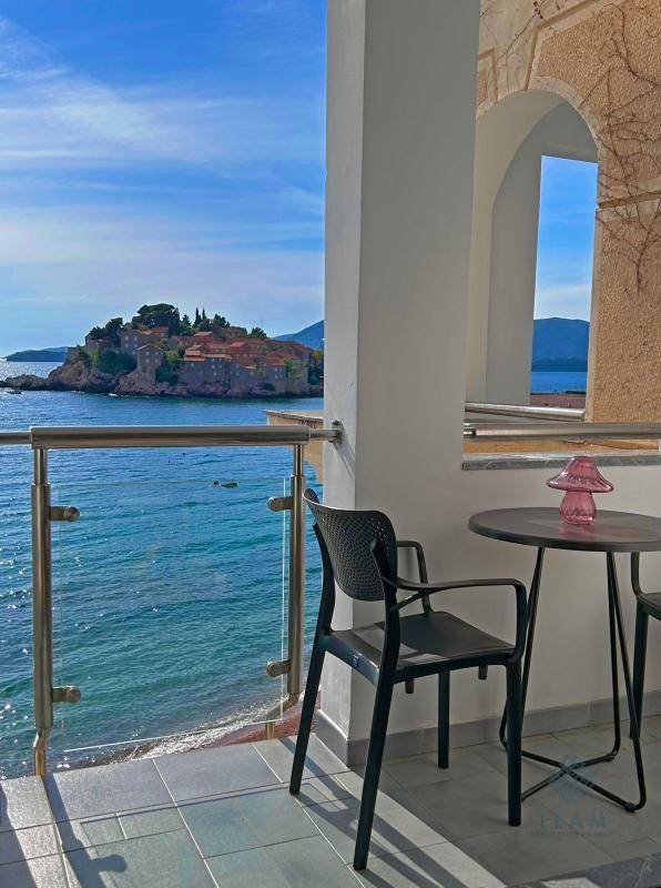 Budva, Sveti Stefan, dvosoban stan 55m²