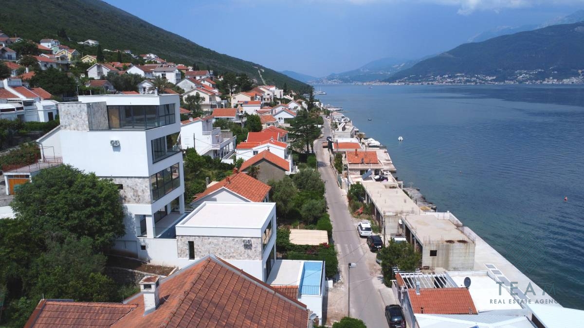 Tivat, Krašići, vila 315m²