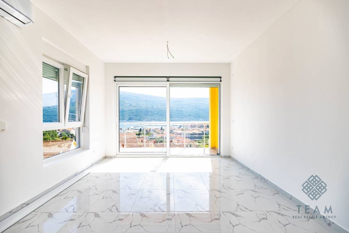 Herceg Novi, Đenovići, dvosoban stan 70m²