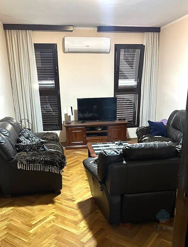 Cetinje, Şehir Merkezi, 2+1 daire, 76m²